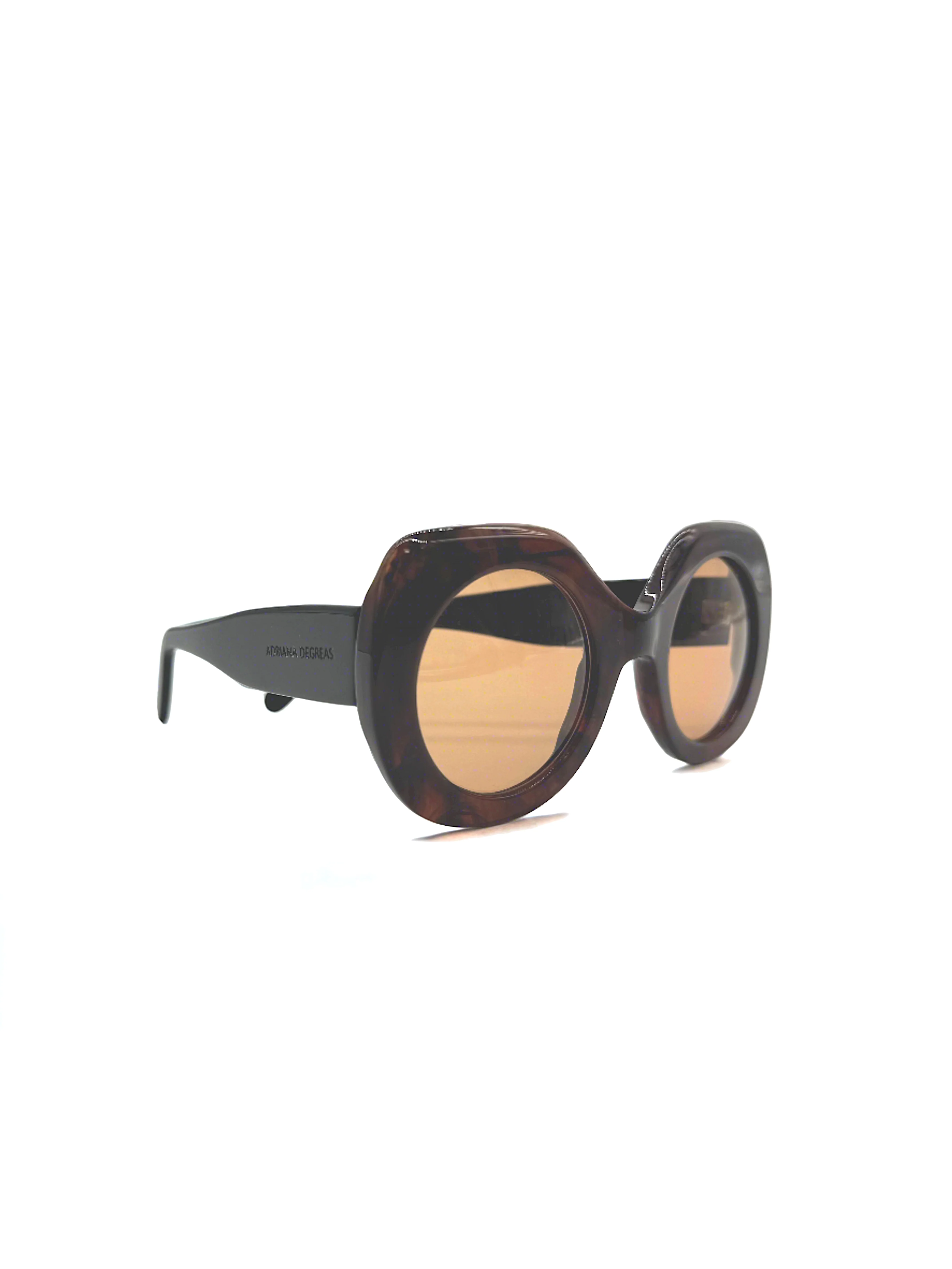 Bold Oversized Sunglasses - Image 4