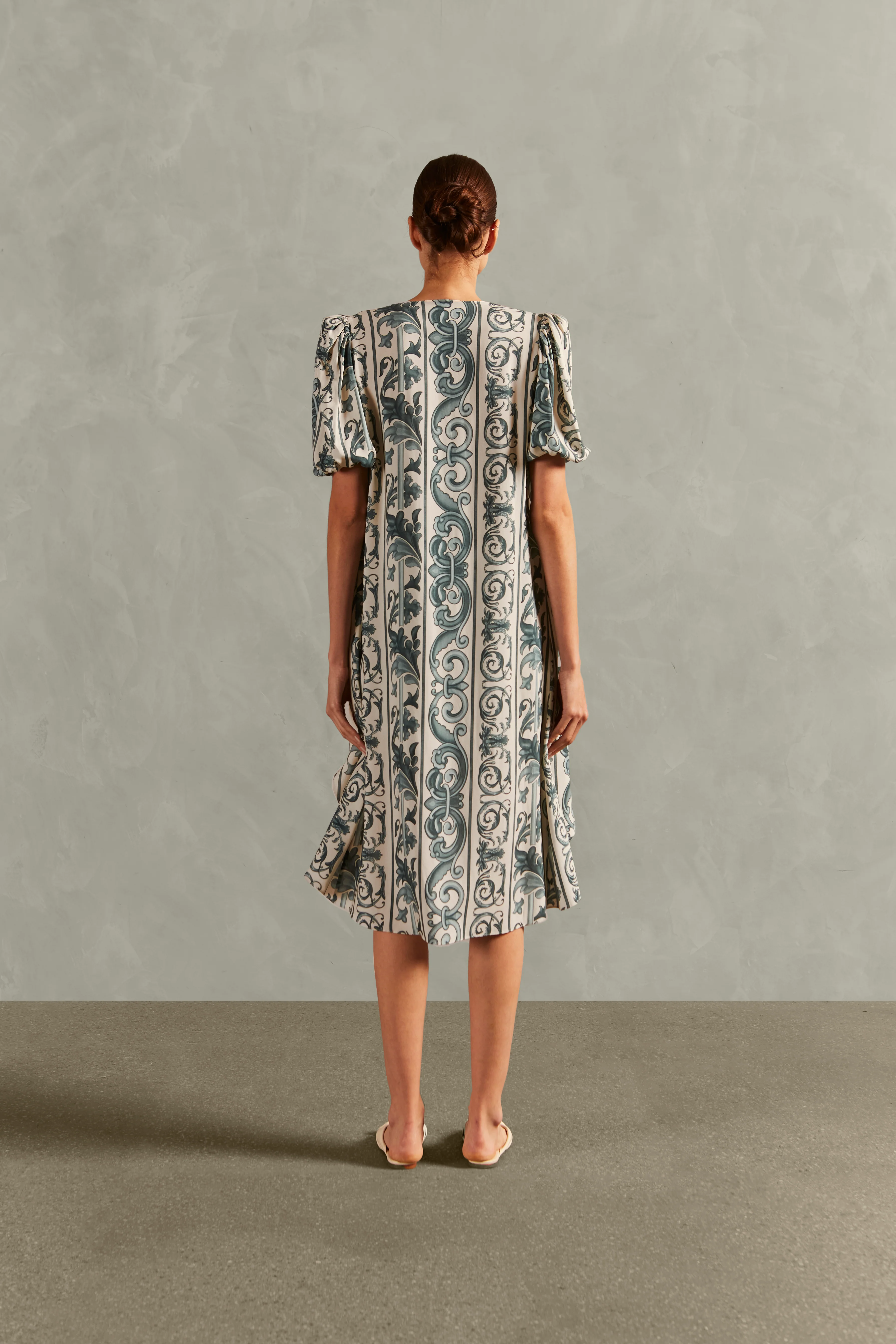 Hera Puff-Sleeved Midi Robe - Image 3