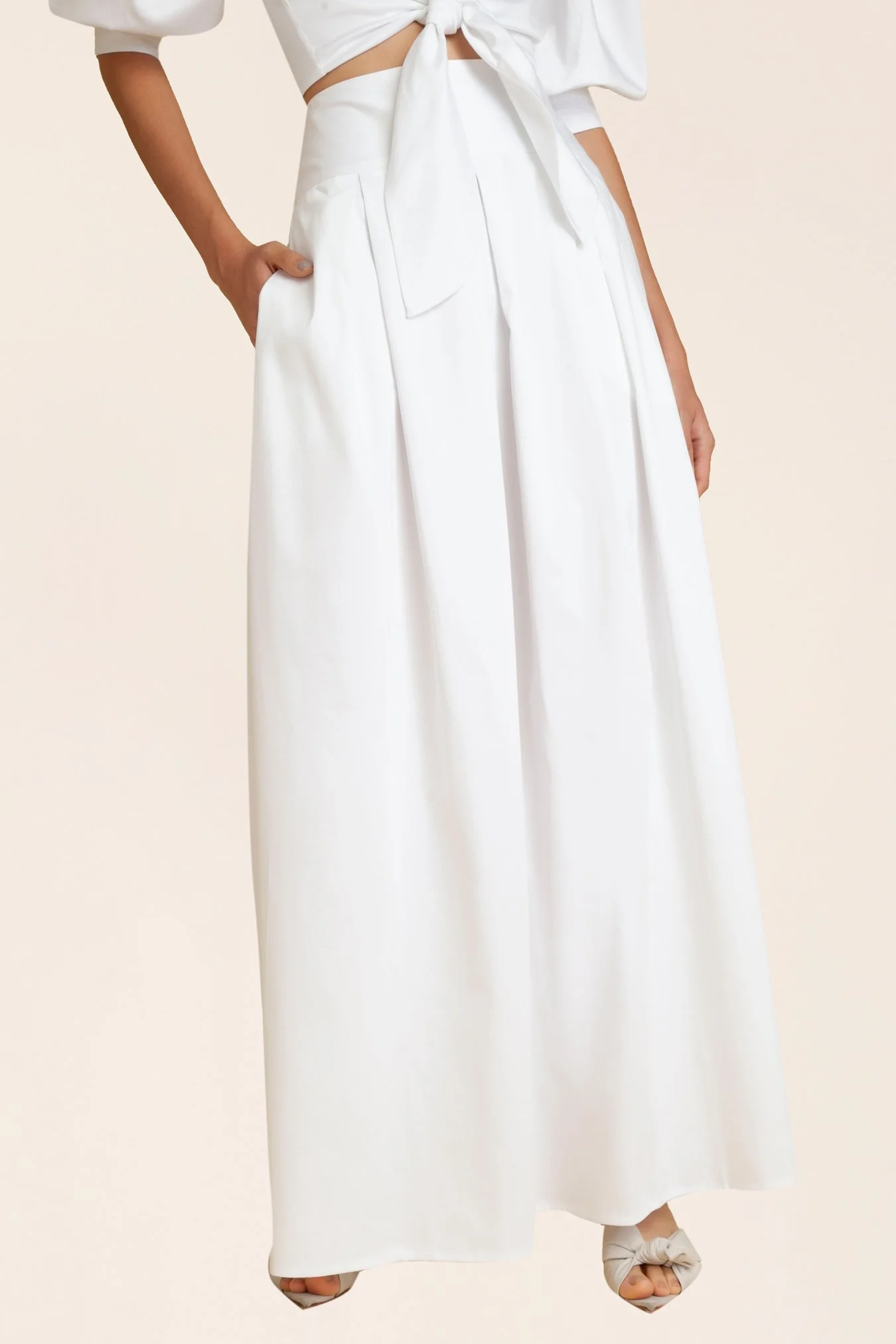 Solid Pleated Long Skirt - Image 3